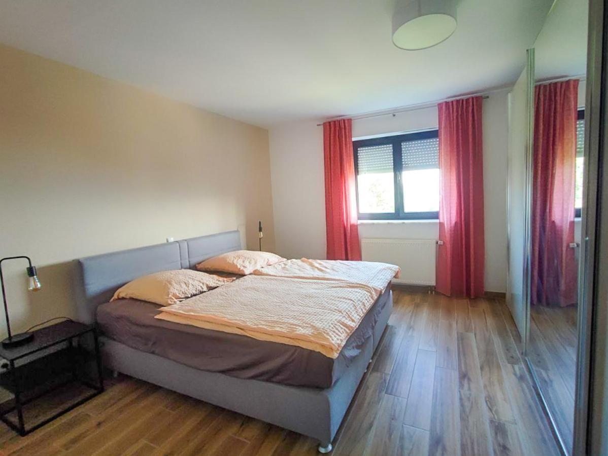 Ferienwohnung Marin - Neu Кастав Екстериор снимка