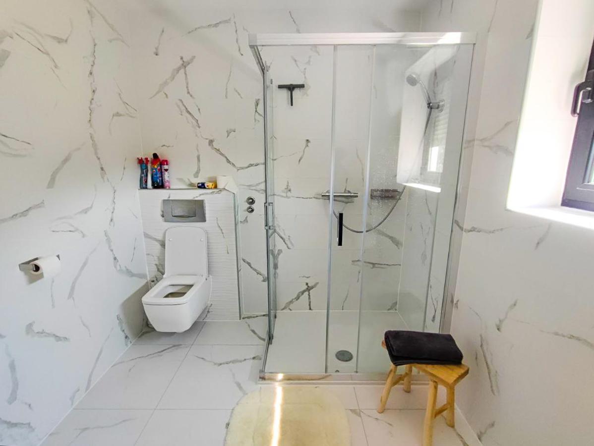 Ferienwohnung Marin - Neu Кастав Екстериор снимка
